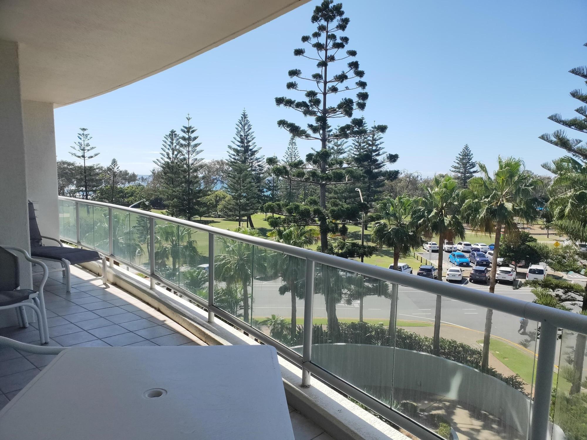 Carmel By The Sea Aparthotel Gold Coast Exterior photo