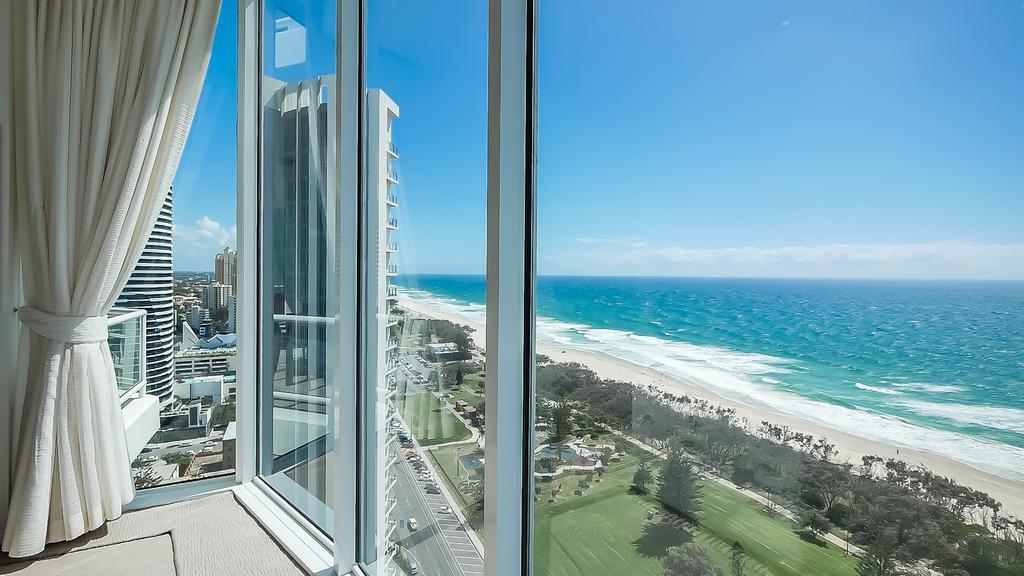 Carmel By The Sea Aparthotel Gold Coast Exterior photo